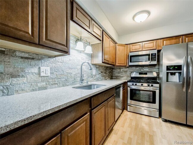 Foto del edificio - 34763 Maple Ln Dr