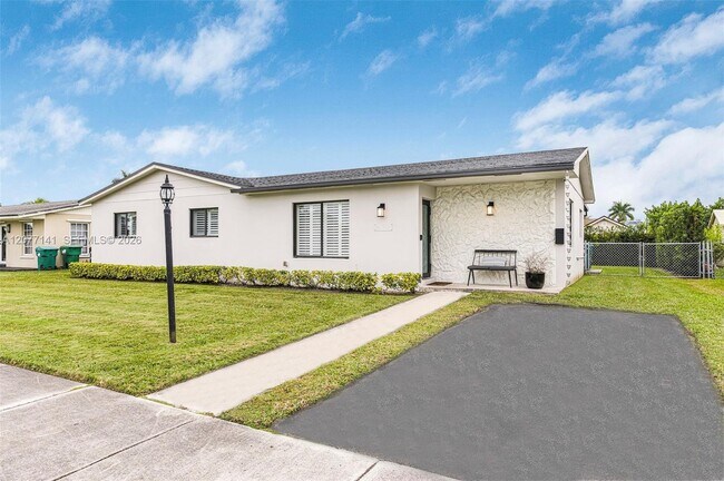Building Photo - 5210 SW 128th Ct