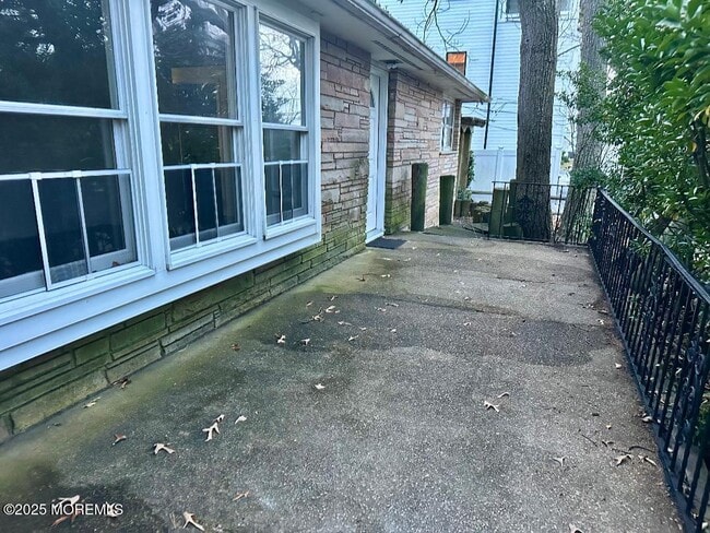 Building Photo - 297 Cambourne Dr