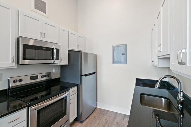 Interior Photo - Fyfe Apartments