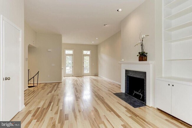 Building Photo - 1305 Corcoran St NW