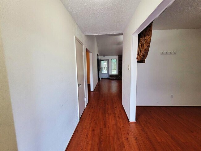 Foto del edificio - 7007 Augustine Dr