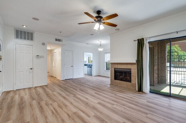 Foto del edificio - 6006 Auburndale Ave