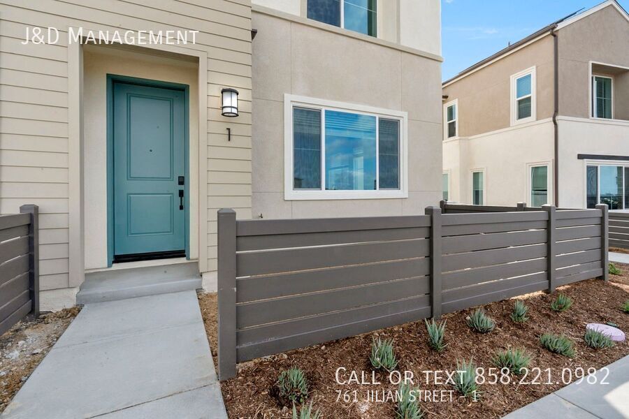 Foto principal - Gorgeous New Townhome in Chula Vista!