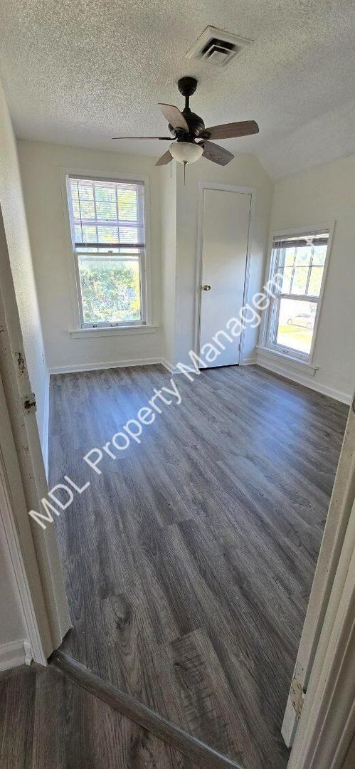 Foto del edificio - 511 S Monroe St