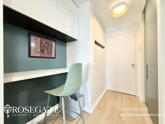 Building Photo - All-Inclusive Studio Apartment with Parking, Locker & Balcony