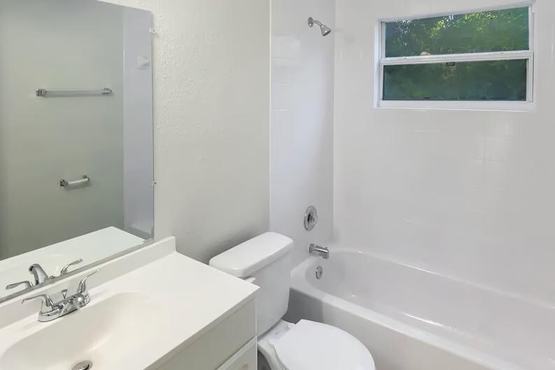 Foto principal - 1738 Taylor Lake Pl
