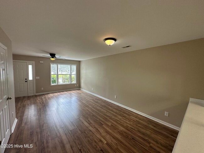 Foto del edificio - 4910 Bridgers Rd