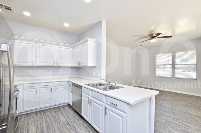 Foto del edificio - 1543 S Longspur Ln