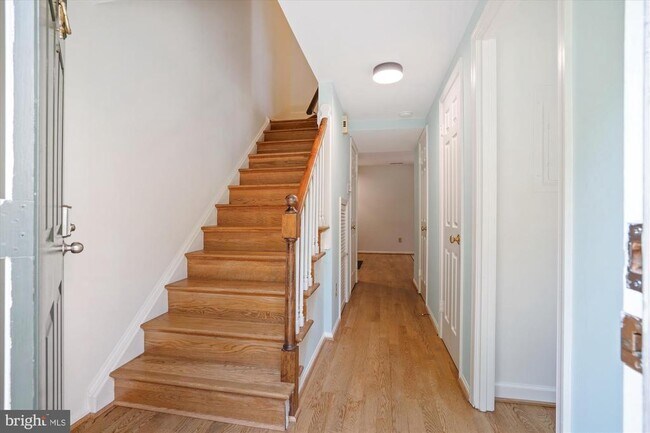 Foto del edificio - 4934 Bradley Blvd