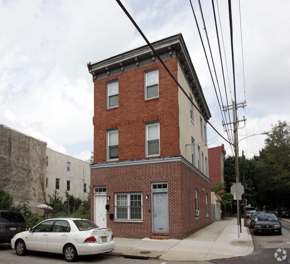 Primary Photo - 700 S 19th St