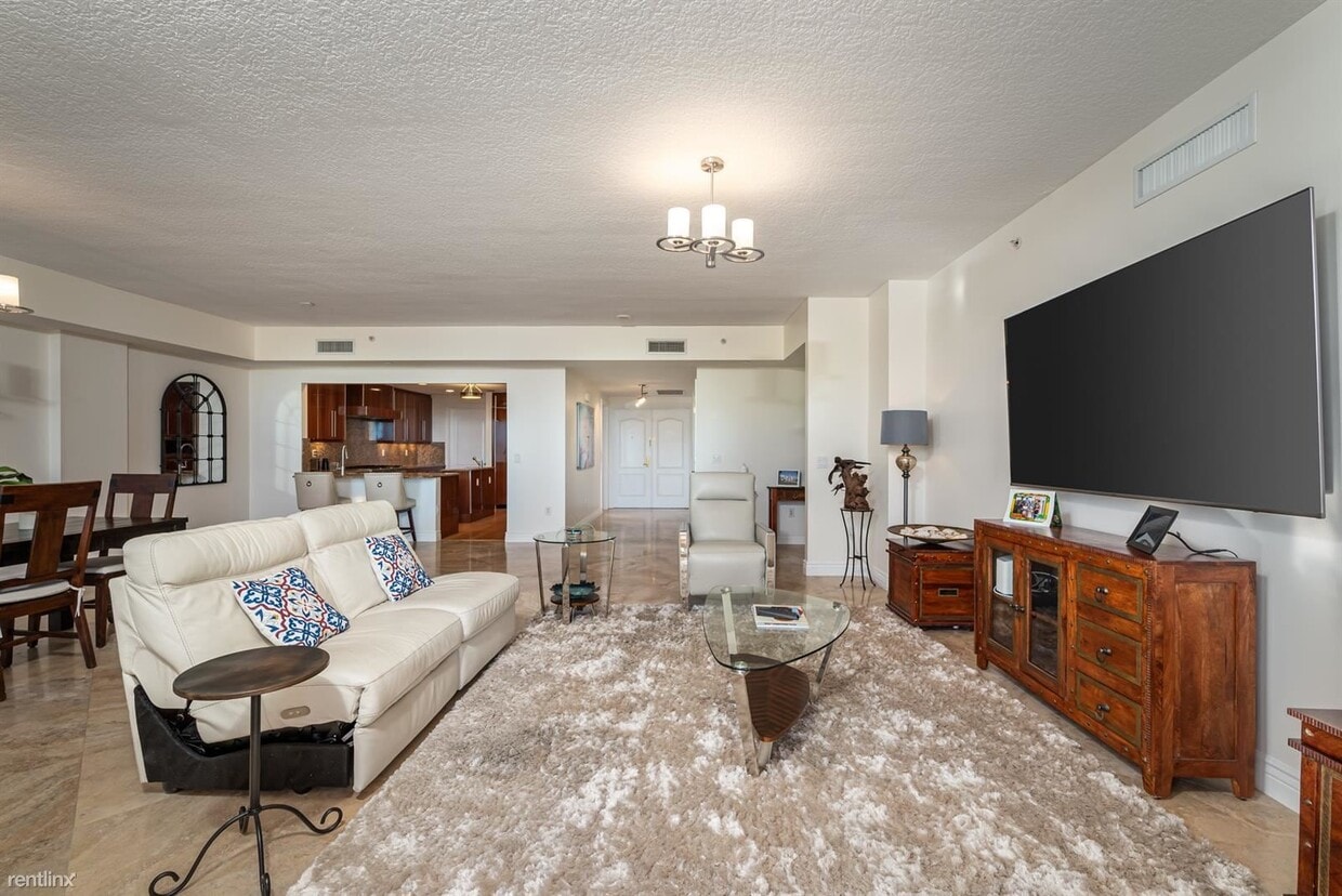 Primary Photo - 2 br, 2.5 bath Condo - 3501 N Ocean Dr Apt 6C