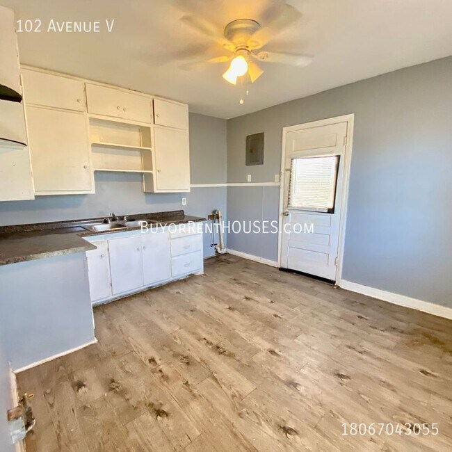 Foto del edificio - Handyman Special $99 Move in + Admin Fee /...