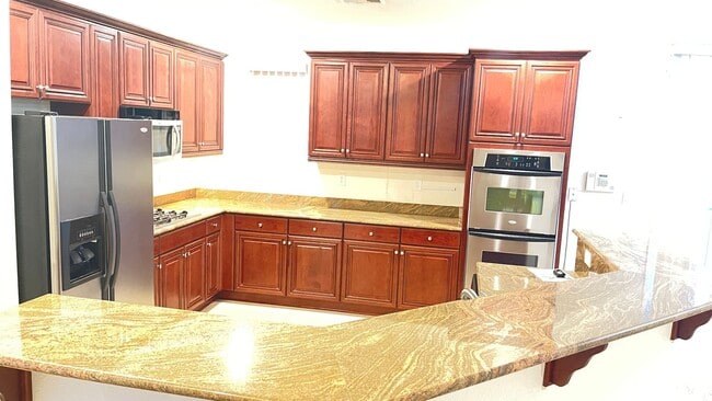 Foto del edificio - BEAUTIFUL 2,327 SQ FT, 3 BDRM, 2.5 BTHRM, 2 CAR GARAGE, LOCATED NEAR SCHOOLS, SHOPPING, HOSPITAL ...