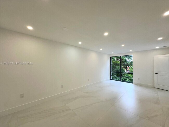 Building Photo - 17620 Atlantic Blvd