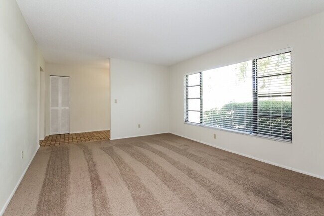 Foto del edificio - 326 Montgomery Ave