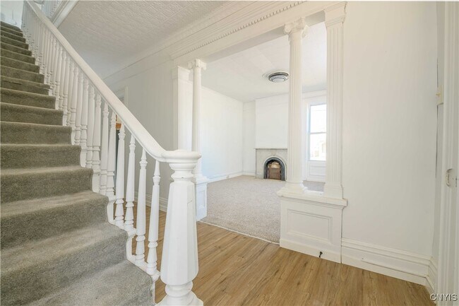 Foto del edificio - 50 E 4th St