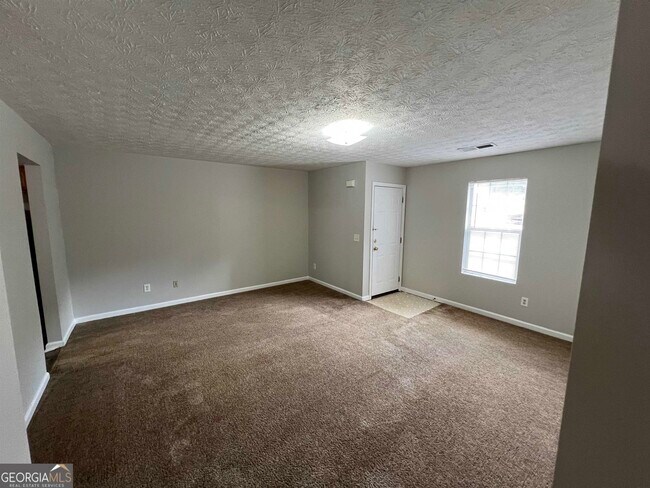 Building Photo - 70 Oak Park Dr