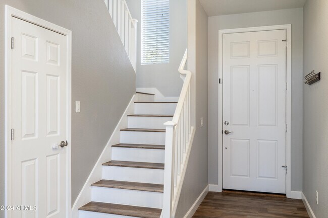 Building Photo - 2640 E Indian Wells Pl
