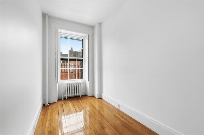 Building Photo - 93 Pinckney St