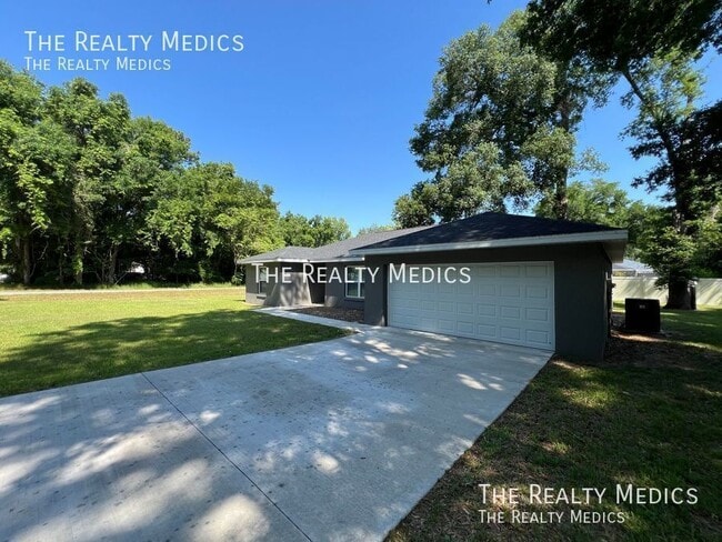 Building Photo - 7593 SW 82nd St