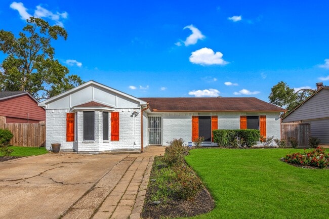 Building Photo - 14527 Dartwood Dr