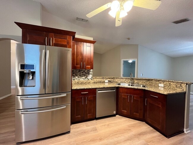 Foto del edificio - Bay Meadows 3/2 pool home!!!