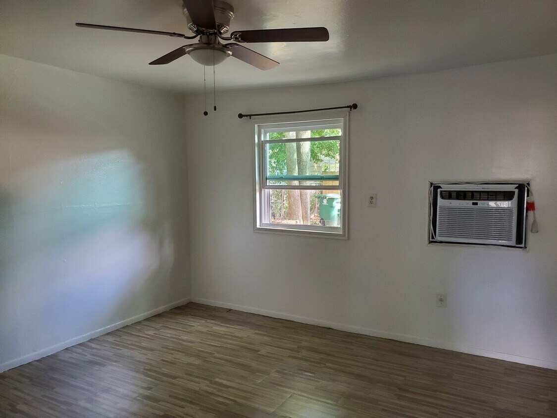 Foto del edificio - 1506 Collier St