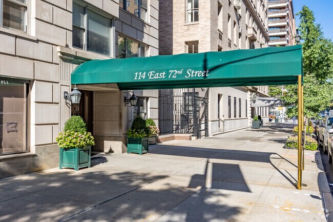 Entrance - 114 E 72nd St