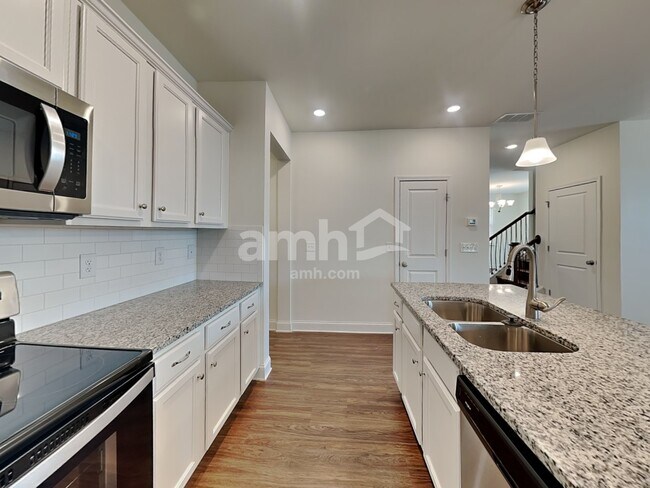 Building Photo - 5040 Hudson Vly Dr
