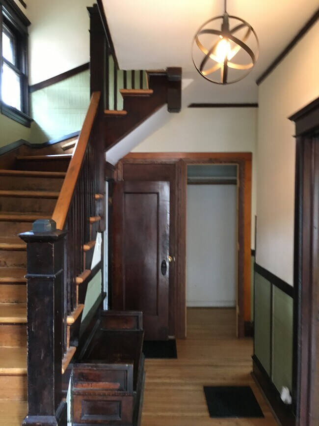 Foto del edificio - 7228 N Rogers Ave