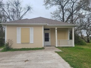 Building Photo - 6706 Woodrow St