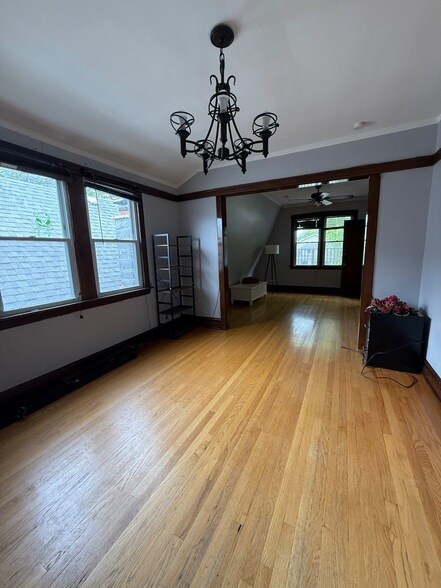 Foto del edificio - 5650 W Giddings St