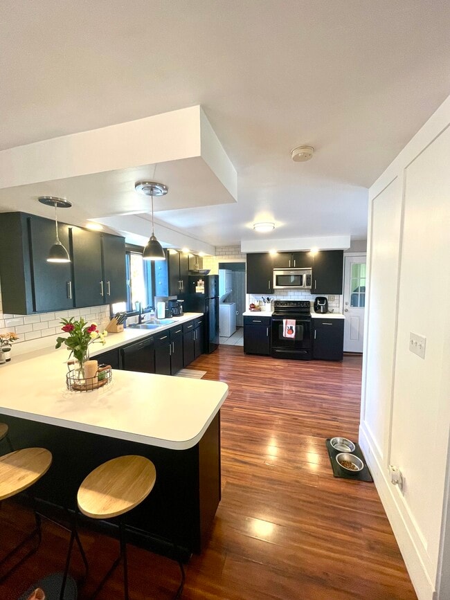 Building Photo - 8 Harris St