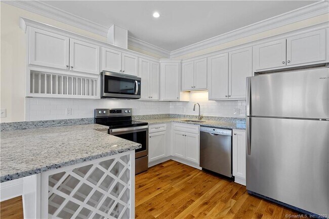 Foto del edificio - 73 W Main St