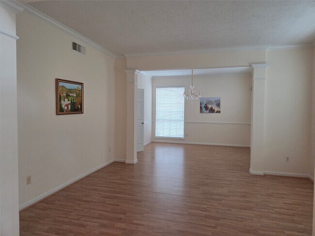 Foto del edificio - 4306 Lakeside Meadow Dr