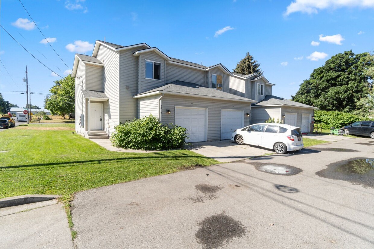 Primary Photo - 2810-2814 N 14th Place