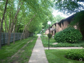 Building Photo - 2500 Topsfield Rd