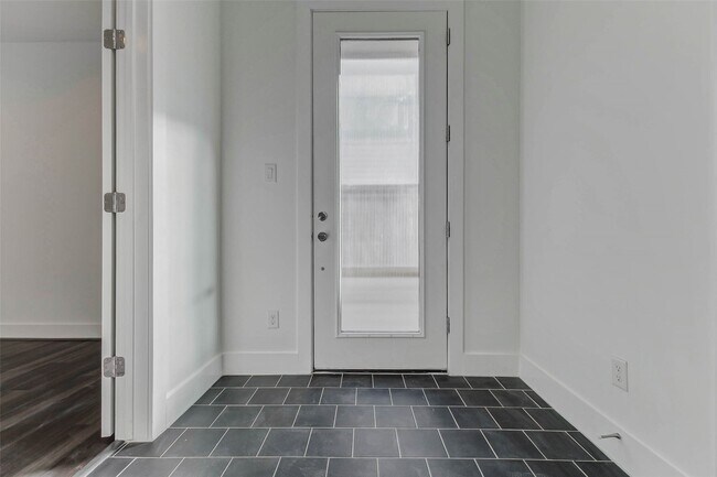 Building Photo - 5859 Dolores St