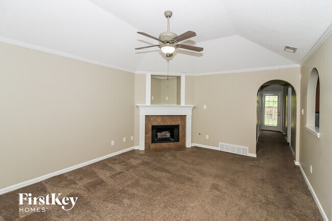 Building Photo - 10148 Cross Valley Dr