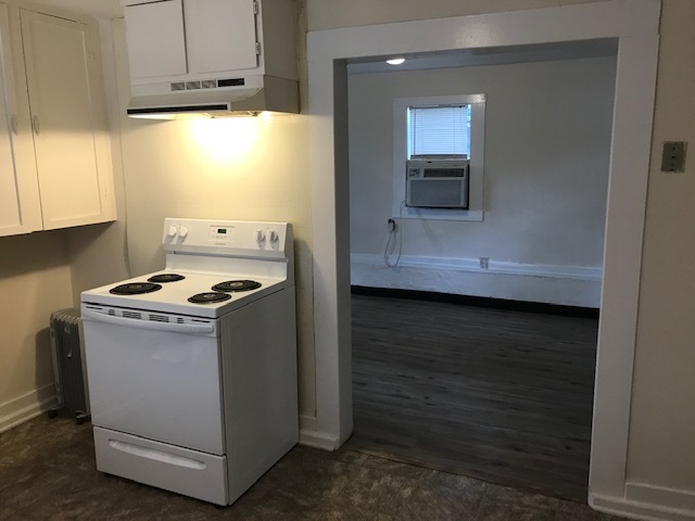 Kitchen View 1 - 911 Leaf Ave