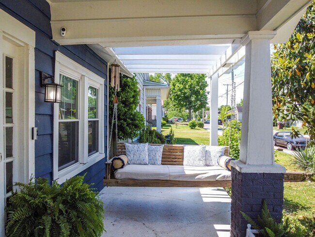 Foto del edificio - Beautiful Cleveland Park Bungalow, just 2 ...
