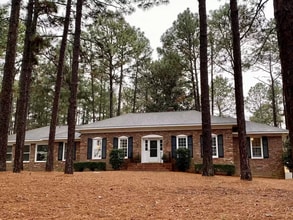 Building Photo - 147 Pine Ridge Dr