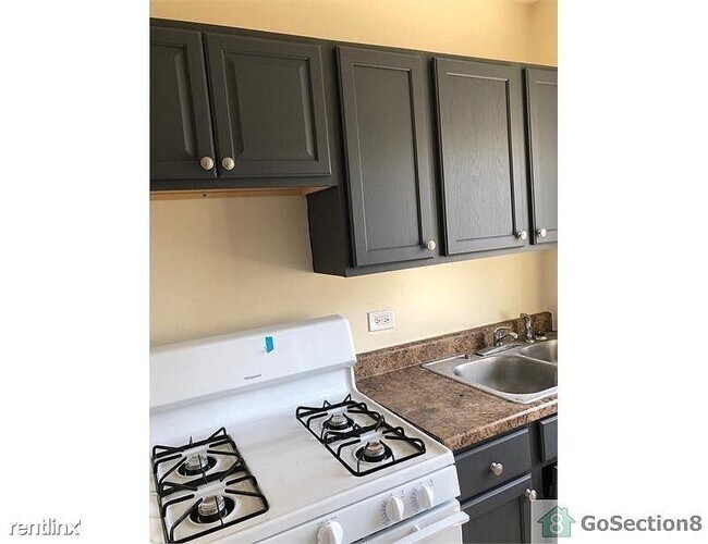 Foto del edificio - 1351 W 90th St