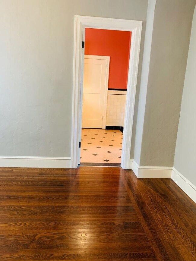 Building Photo - 2 bedroom in San Francisco CA 94110