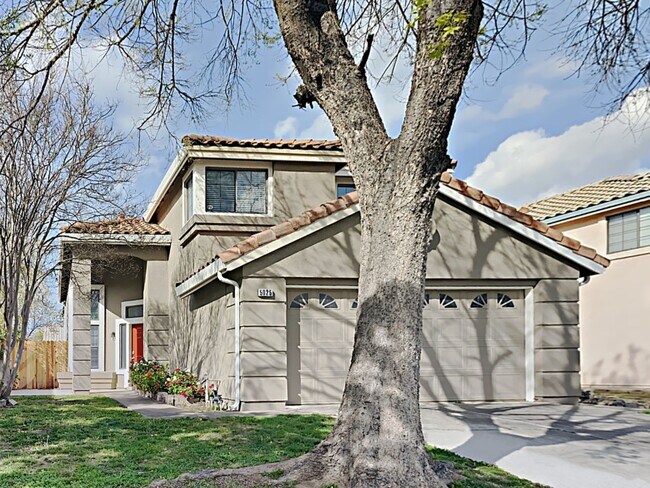 Foto del edificio - 5025 Lady Di Way