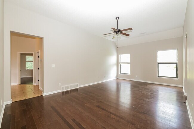 Building Photo - 7659 Romero Dr