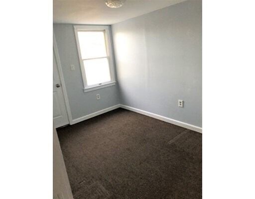 Primary Photo - 176 Newbury St