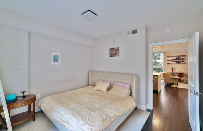 Foto del edificio - 4915 Hampden Ln