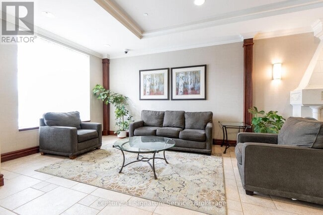 Photo du bâtiment - 2545 Erin Centre Blvd